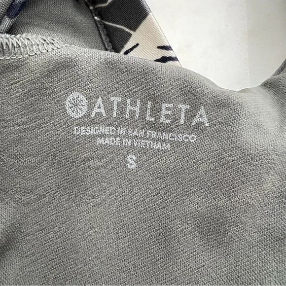 Athleta Aqualuxe Wildflower Plunge Floral Bikini Top - Picture 8 of 8